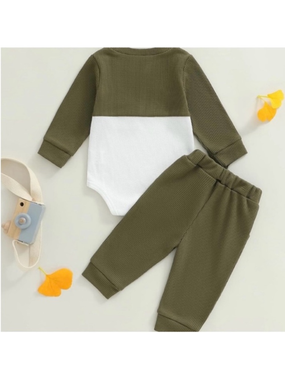 💜 Olive Green & White Baby Boy Two-Piece Waffle Set with Tan Pocket- 3/6mth - Picture 2 of 4